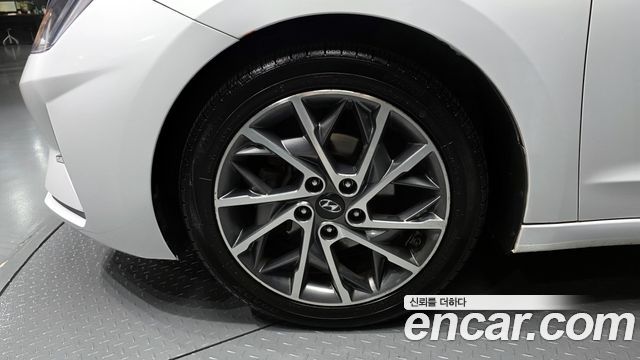 Hyundai AVANTE 2019 — photo 5