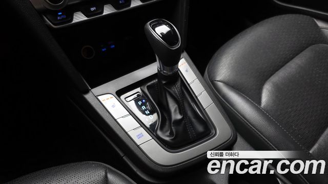 Hyundai AVANTE 2019 — photo 12