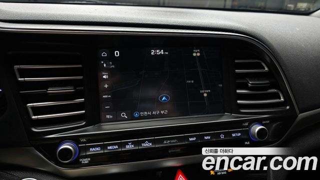 Hyundai AVANTE 2019 — photo 20