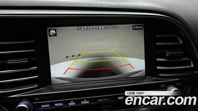 Hyundai AVANTE 2019 — photo 21