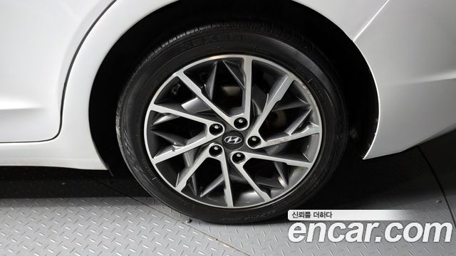 Hyundai AVANTE 2019 — photo 7