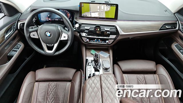 BMW Gran Turismo 2023 — photo 10