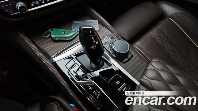 BMW Gran Turismo 2023 — photo 12