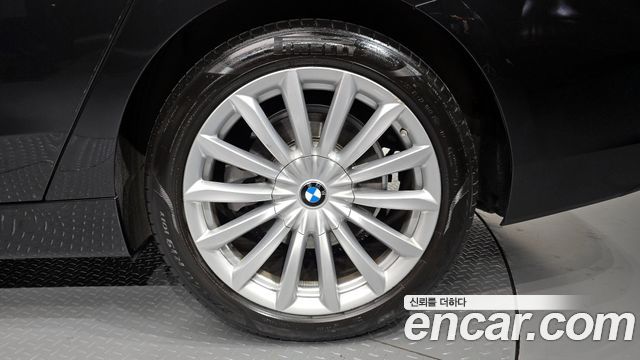 BMW Gran Turismo 2023 — photo 7