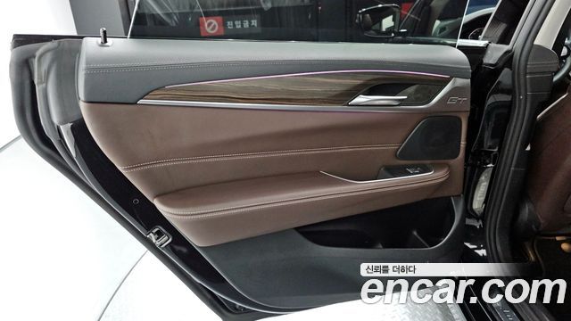 BMW Gran Turismo 2023 — photo 15