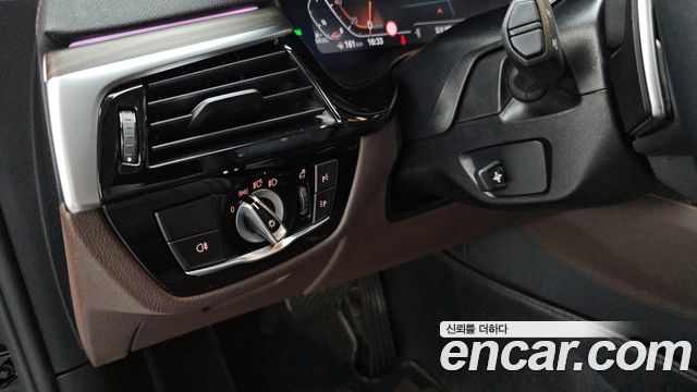 BMW Gran Turismo 2023 — photo 27