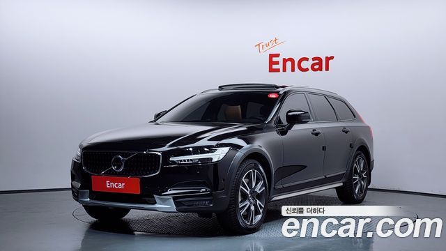 Volvo V90 2019 — photo 1