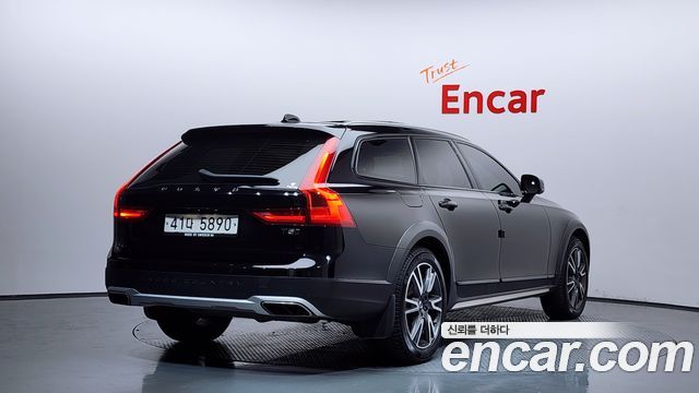Volvo V90 2019 — photo 2