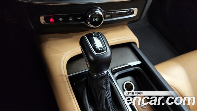 Volvo V90 2019 — photo 12
