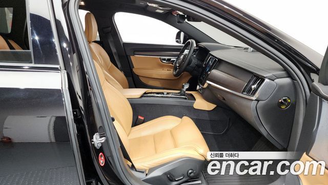Volvo V90 2019 — photo 17