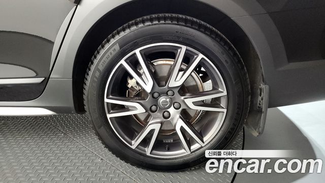 Volvo V90 2019 — photo 7