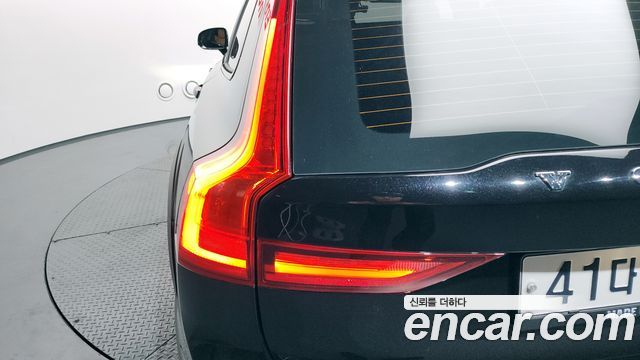 Volvo V90 2019 — photo 9