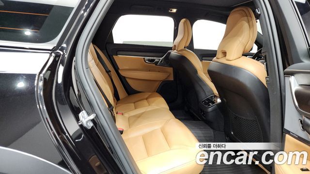 Volvo V90 2019 — photo 16