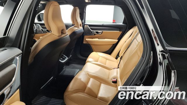 Volvo V90 2019 — photo 32