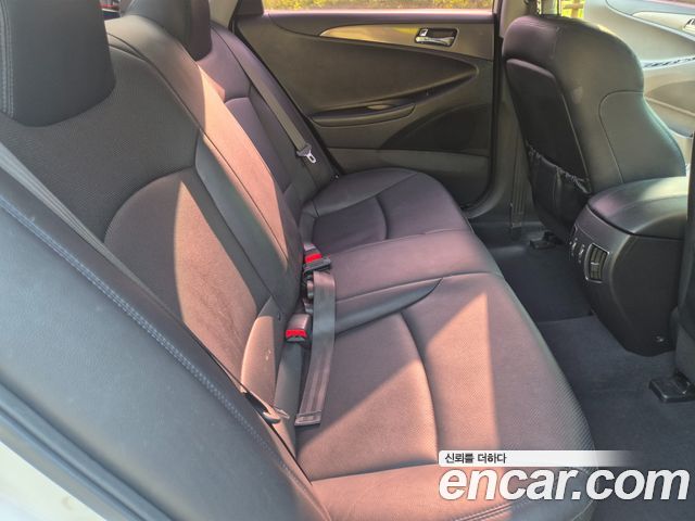 Hyundai Sonata 2013 — photo 17