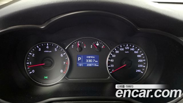 Kia Carens 2014 — photo 8