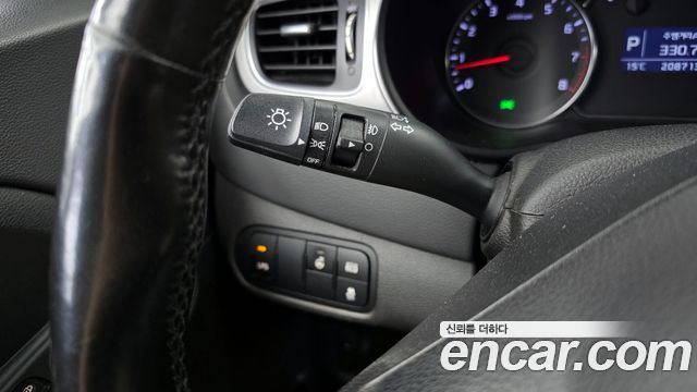Kia Carens 2014 — photo 15