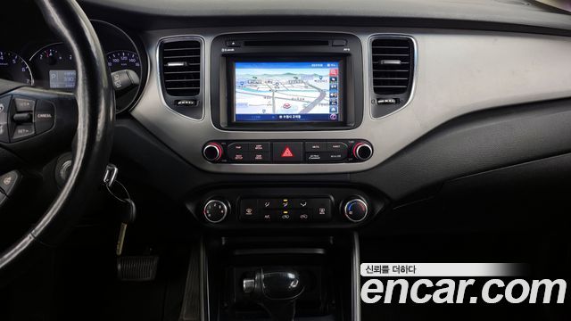 Kia Carens 2014 — photo 17