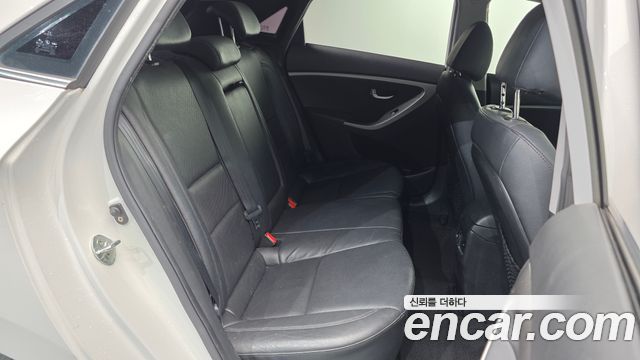 Hyundai i30 2013 — photo 11