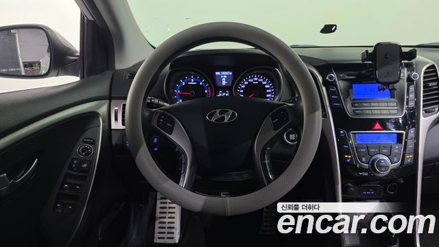 Hyundai i30 2013 — photo 12
