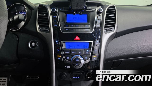 Hyundai i30 2013 — photo 13