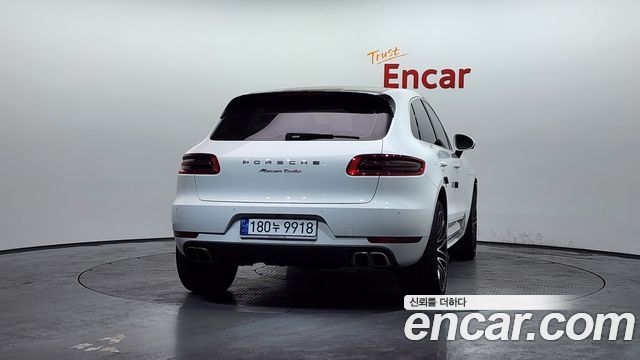 Porsche Macan 2017 — photo 4