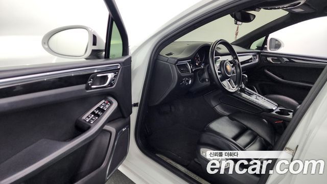 Porsche Macan 2017 — photo 10