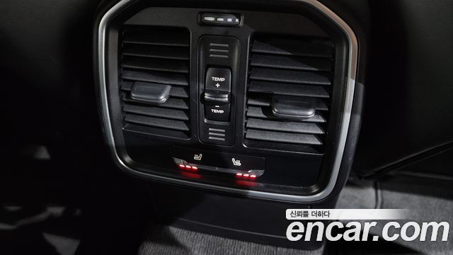 Porsche Macan 2017 — photo 18