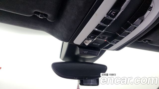 Porsche Macan 2017 — photo 19