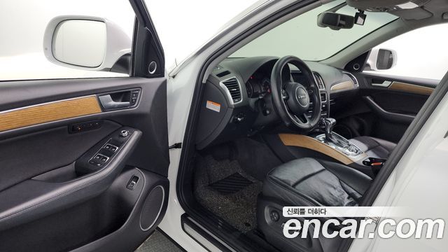 Audi Q5 2015 — photo 10