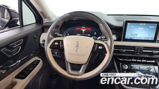 Lincoln Corsair 2020 — photo 12