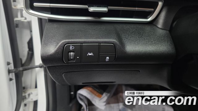 Hyundai AVANTE 2023 — photo 14