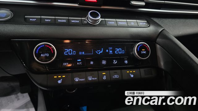 Hyundai AVANTE 2023 — photo 19