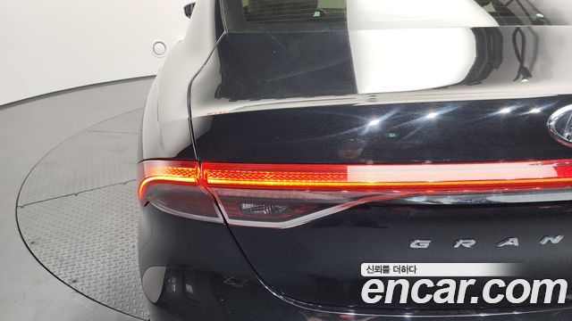 Hyundai Grandeur 2022 — photo 9