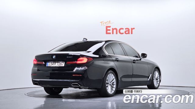 BMW 5-Series 2023 — photo 2