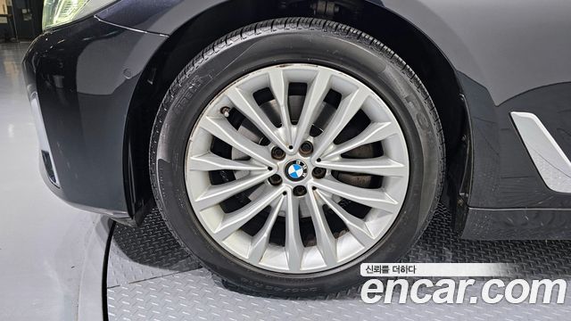 BMW 5-Series 2023 — photo 5