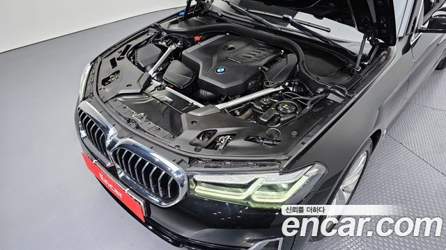 BMW 5-Series 2023 — photo 6
