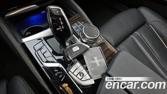 BMW 5-Series 2023 — photo 12