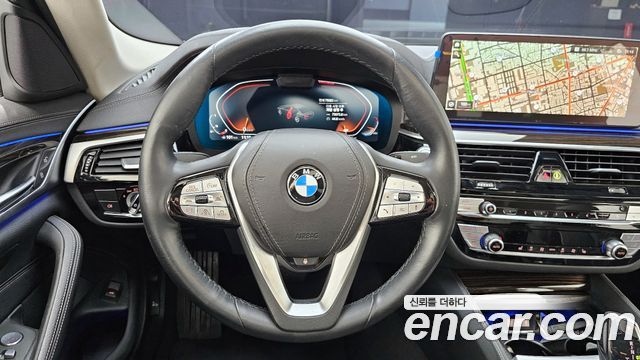 BMW 5-Series 2023 — photo 19