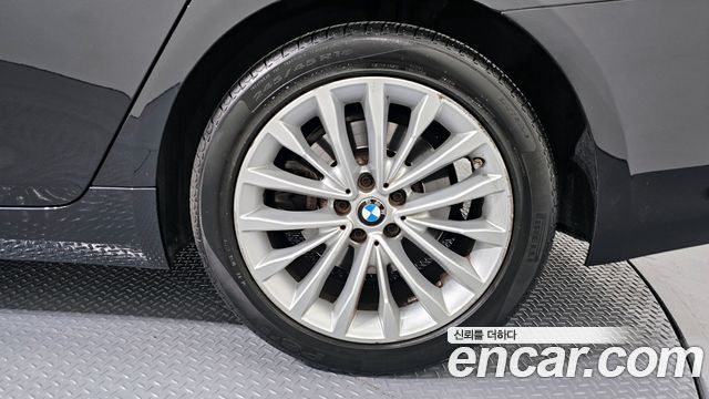 BMW 5-Series 2023 — photo 7