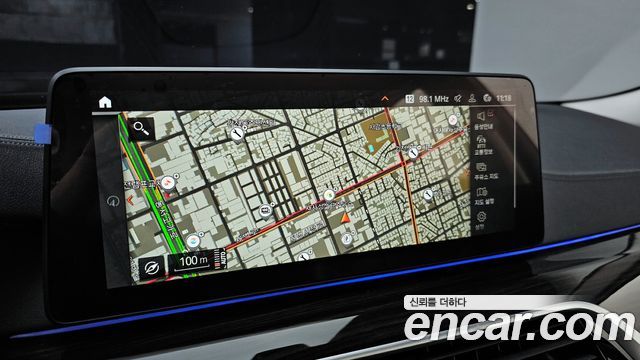 BMW 5-Series 2023 — photo 30