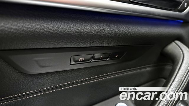BMW 5-Series 2023 — photo 32