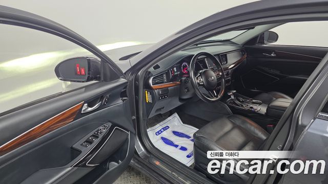 Kia K7 2017 — photo 13