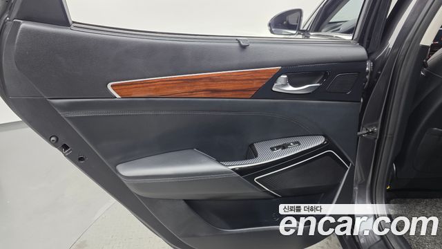 Kia K7 2017 — photo 15