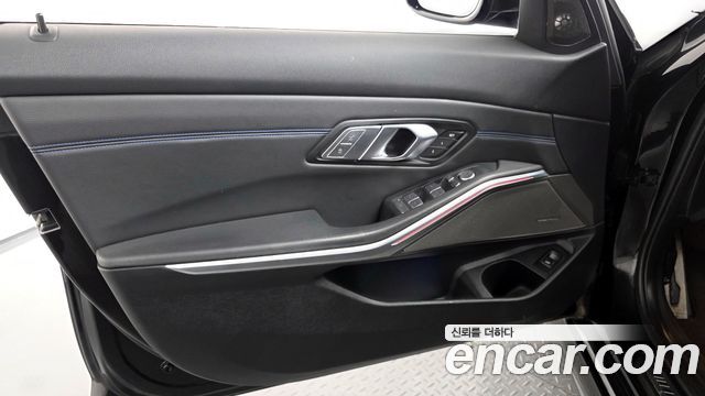 BMW 3-Series 2021 — photo 14