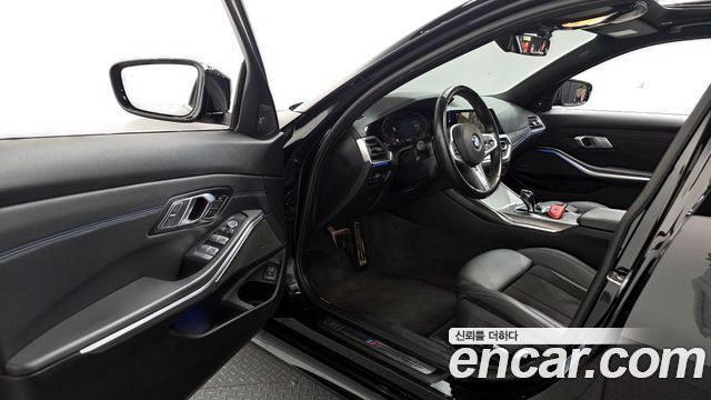 BMW 3-Series 2021 — photo 15
