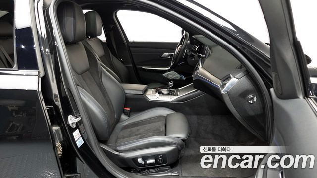 BMW 3-Series 2021 — photo 16