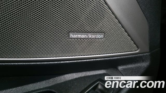 BMW 3-Series 2021 — photo 28