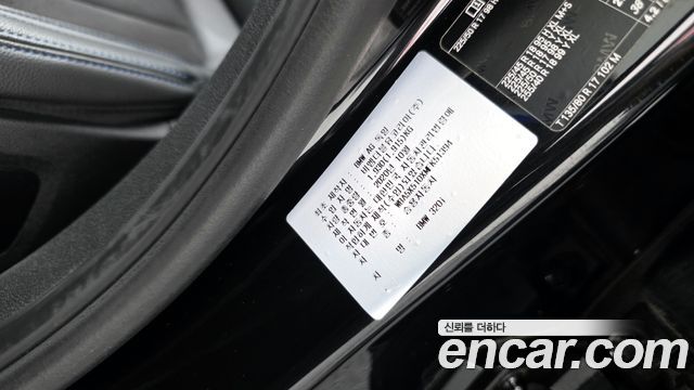 BMW 3-Series 2021 — photo 31