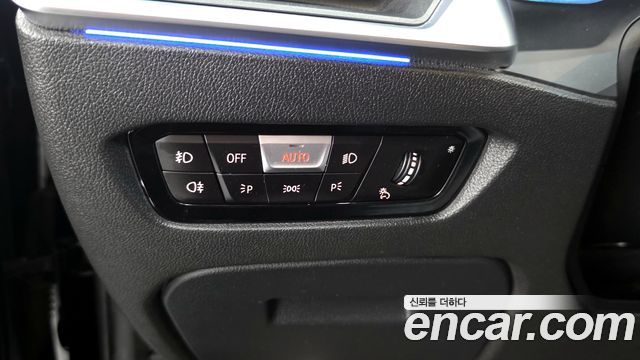 BMW 3-Series 2021 — photo 32